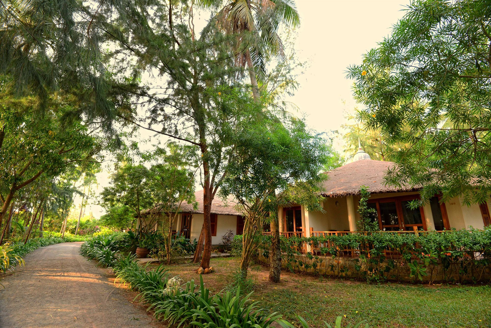Nataya Round House Coral Bay Resort Кампот Екстериор снимка